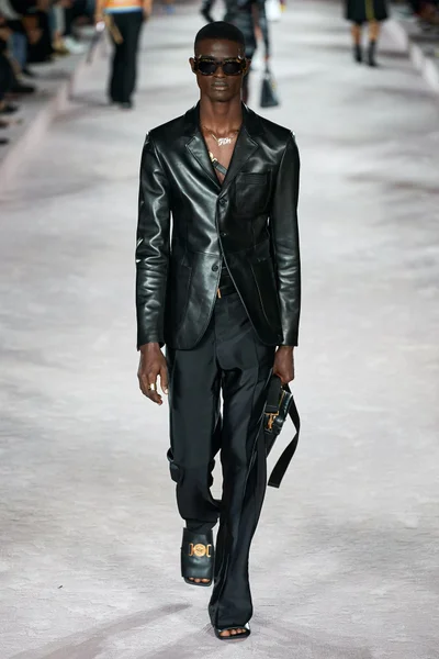Look 13